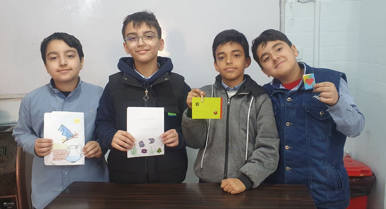 خلاقیت دانش آموزان کلاس چهارم بهار با طراحی و نویسندگی کتاب داستان